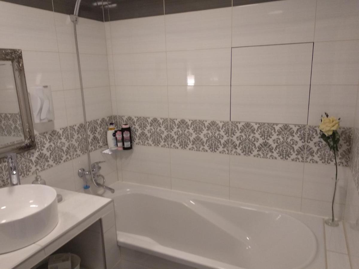 Appartment New In Center Могилёв Экстерьер фото